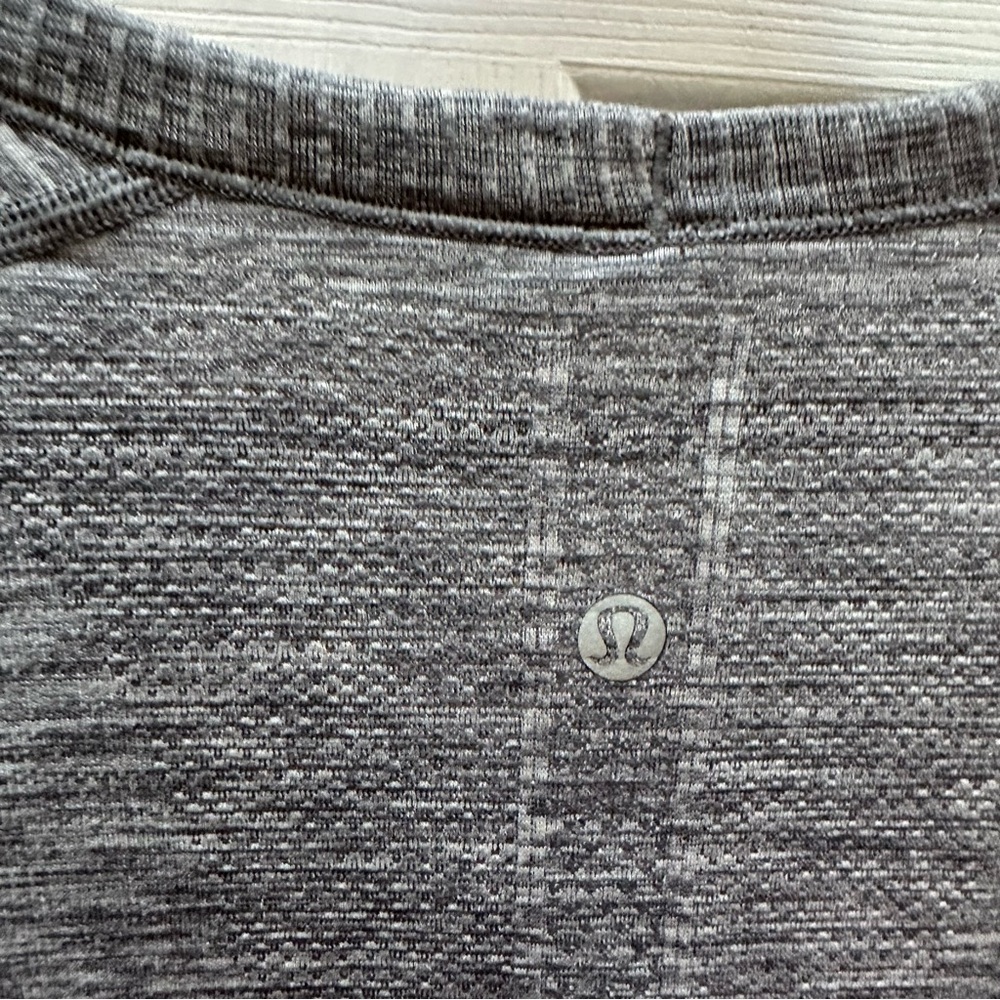 Lululemon Gray Long Sleeve Swiftly Tech crew 12 - Picture 3 of 5